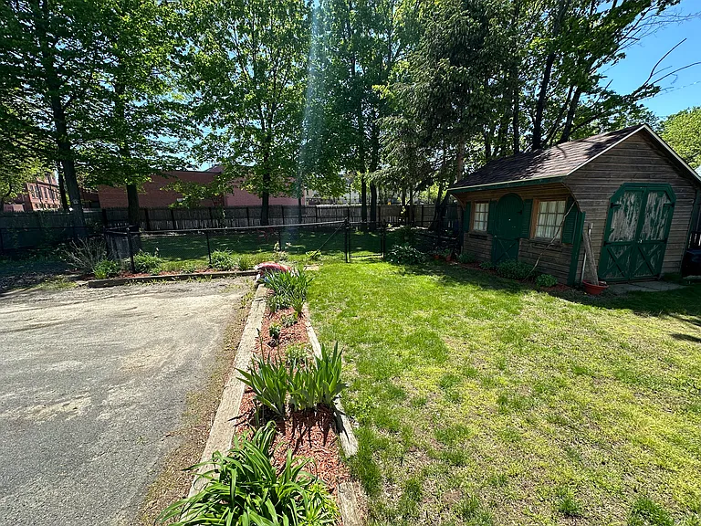 28 King St #2 — Photo 18