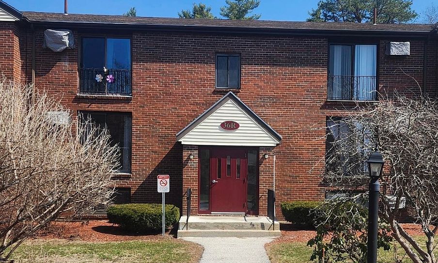 1st image of 36 English Village Rd #36R