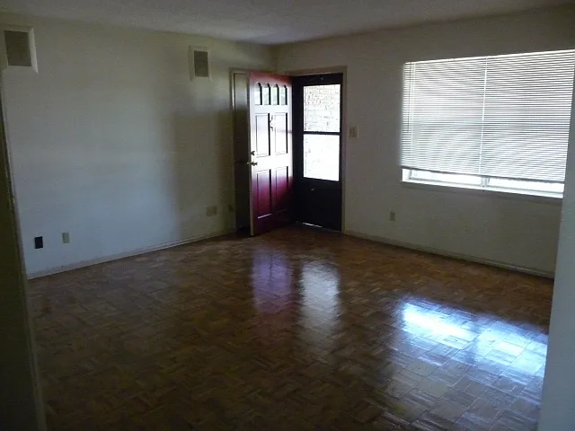 515 SW 69th St — Photo 4