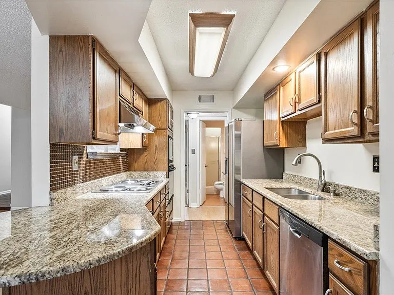 9281 Fletcher Trace Pkwy — Photo 16
