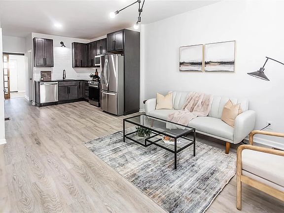 5th image of 4606 Tyrolean Ave