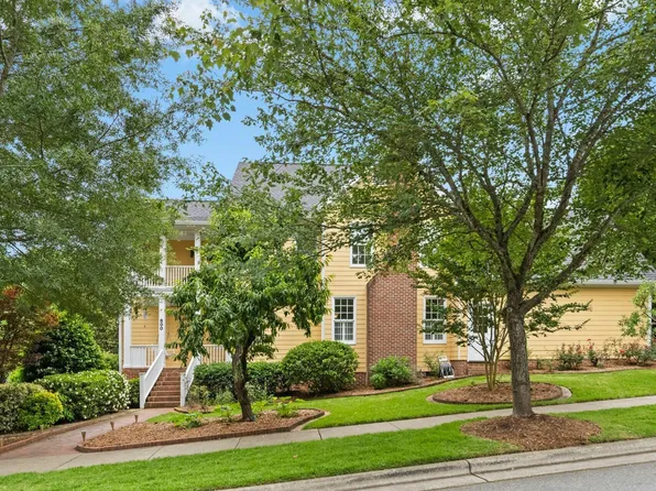 800 Highgrove Dr, Chapel Hill, NC 27516