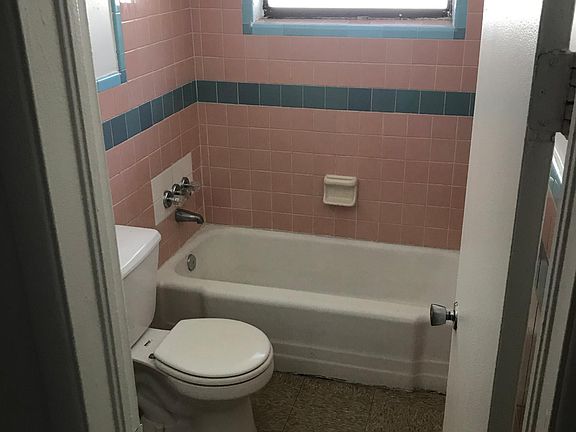 5th image of 3981 SW 12th Pl APT 2