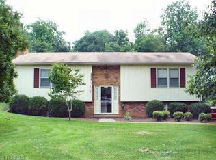 1008 NE Starkhill Dr, Kernersville, NC 27284