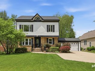 36 N Ashland Ave, Palatine, IL 60074