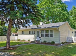 800 Taylor Ave, Aurora, IL 60506