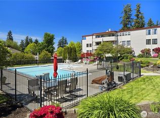 8516 196th St SW APT 201, Edmonds, WA 98026