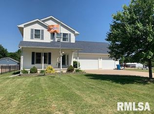 724 16th Ave, Camanche, IA 52730