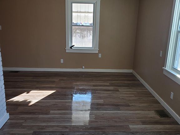 4th image of 3961 Grand Ave