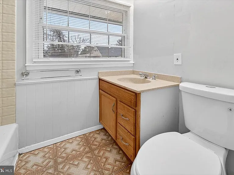 6 Sherwood Ln — Photo 6
