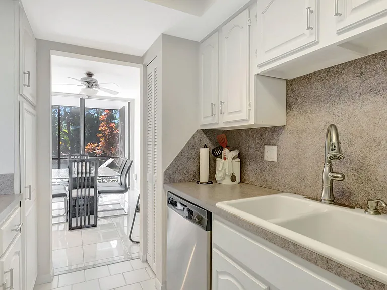 3705 Bridgewood Dr — Photo 13