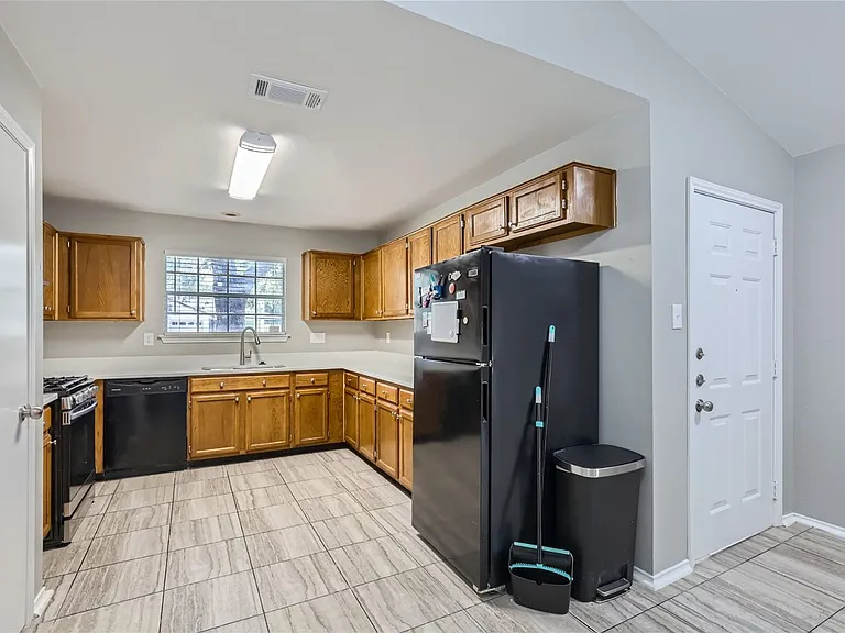 5810 Avery Island Ave — Photo 8