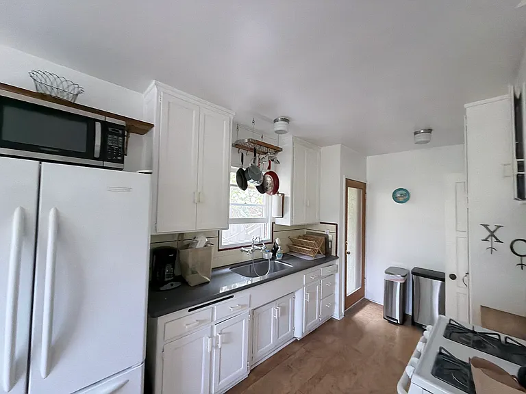 674 E Flower Ave — Photo 23