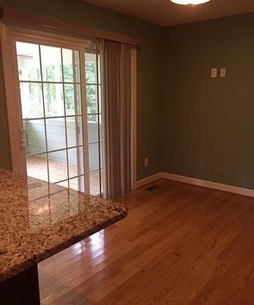 3rd image of 4019 Holly Springs Dr