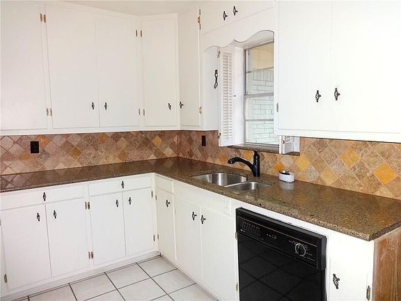 5th image of 1304 Wilshire Blvd