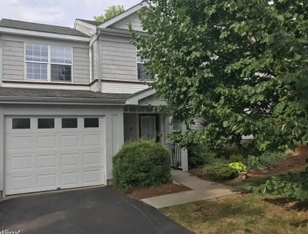3 bed, 1700 sqft, $3,200 — Photo 1