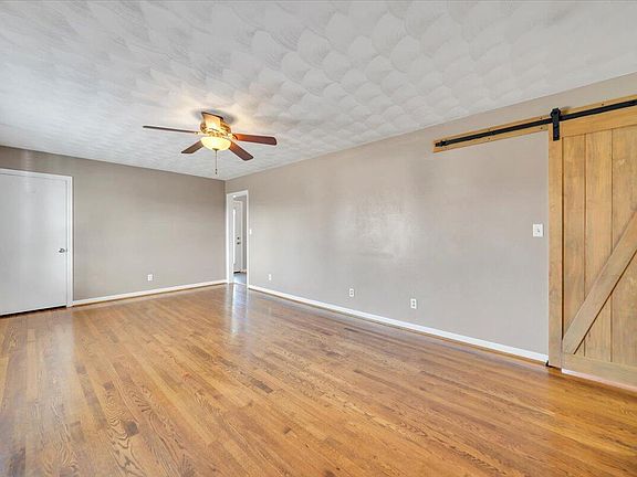 2nd image of 5923 Village Ln
