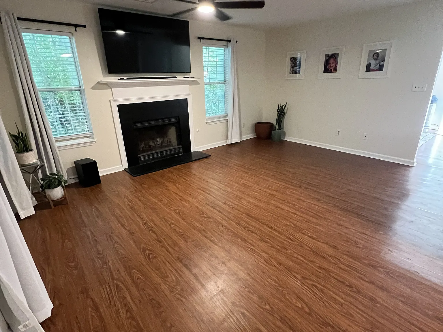4 bed, 2.5 bath, 1956 sqft, $2,390 — Photo 4