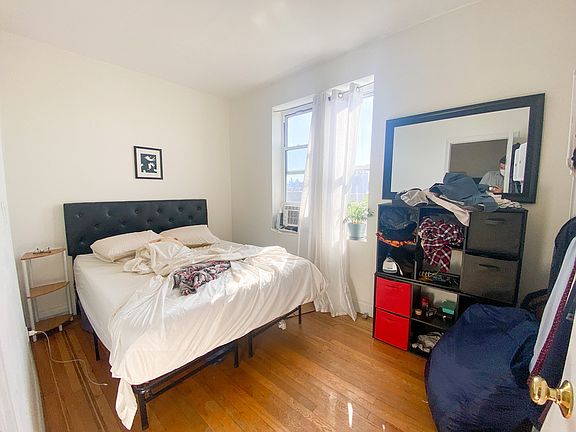 3rd image of 25-95 45th St #15