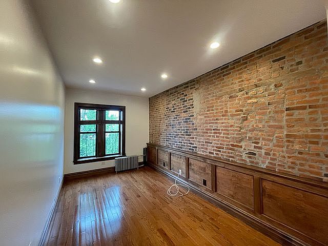 1st image of 173 15th St APT 4R