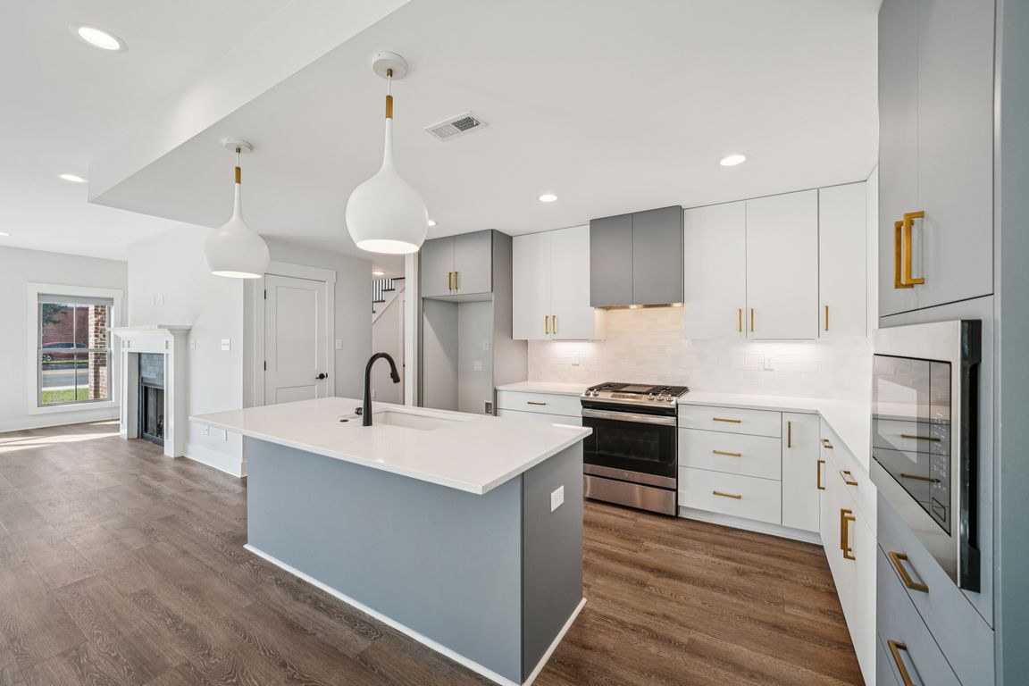 next background image