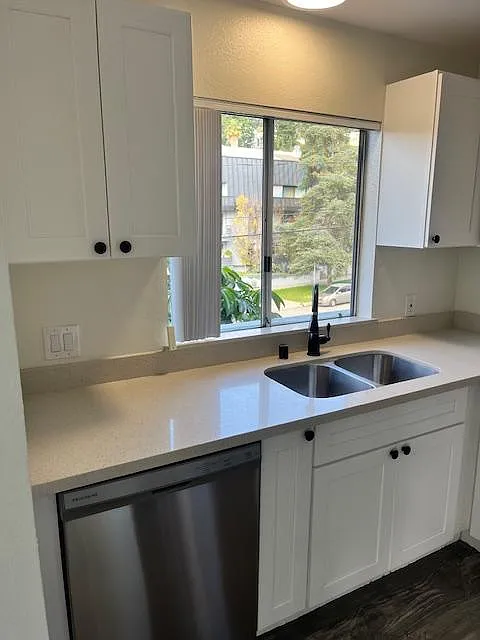2 bed, 1100 sqft, $3,150 — Photo 4