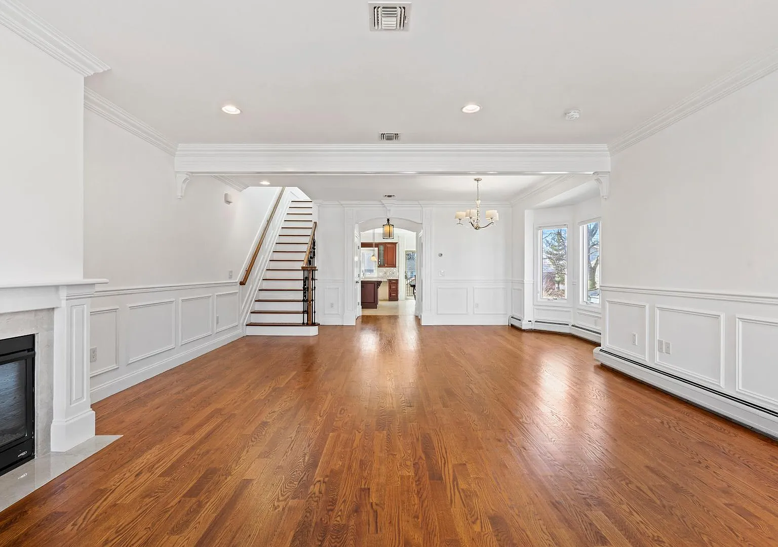 4 bed, 3.5 bath, 2100 sqft, $5,400 — Photo 3