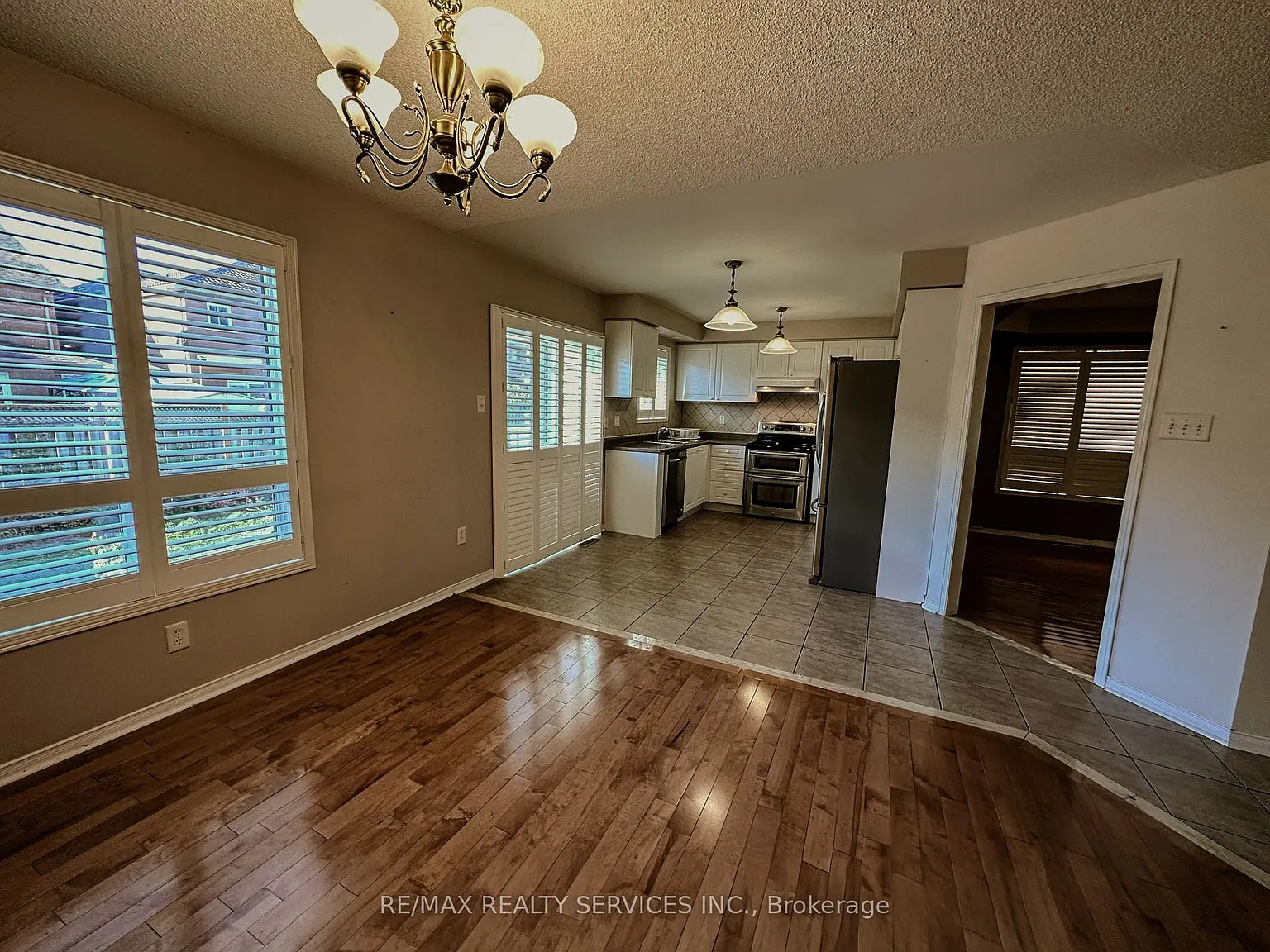 5 bed, $3,990 — Photo 4