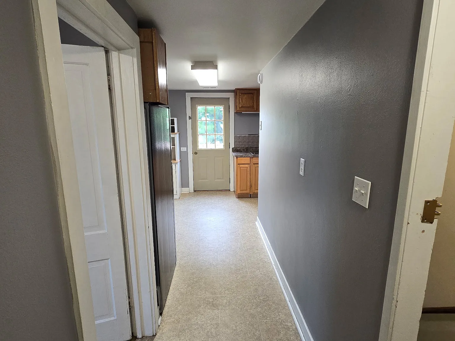 2 bed, 1000 sqft, $1,200 — Photo 3