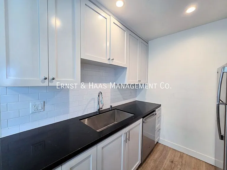 1545 Obispo Ave #5 — Photo 8