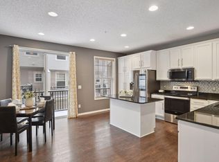 8276 Labont Way #11, Eden Prairie, MN 55344