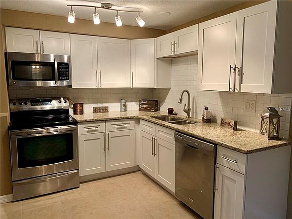 3rd image of 3320 Beacon Square Dr