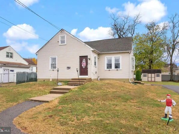 2639 Linconia Ave, Trevose, PA 19053