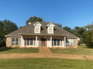 802 Oak Trl, Canton, MS 39046
