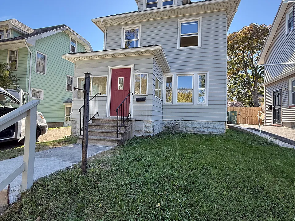 597 Clay Ave