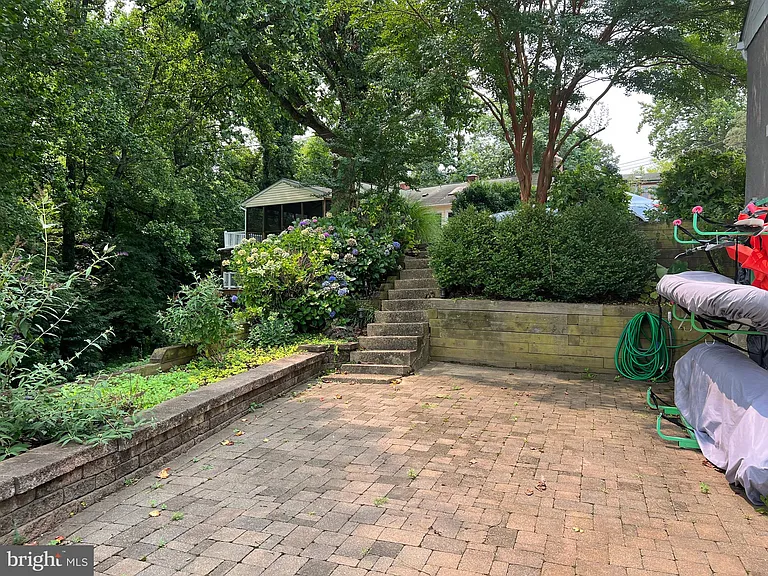 504 Walnut Dr — Photo 34