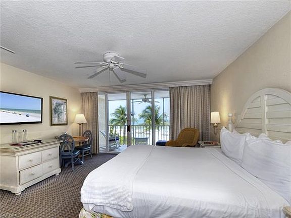 5th image of 140 Estero Blvd #2202