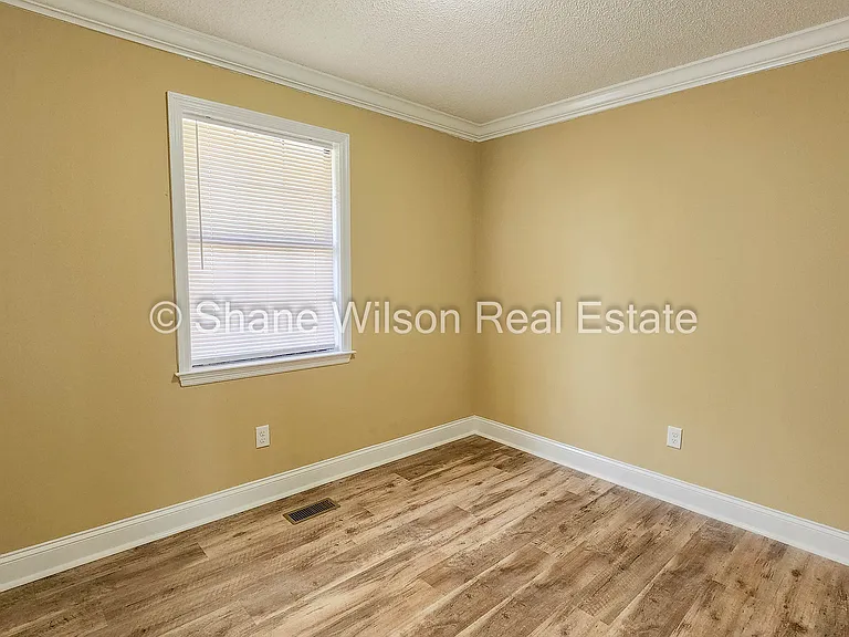213 Ridgewood Cir — Photo 9