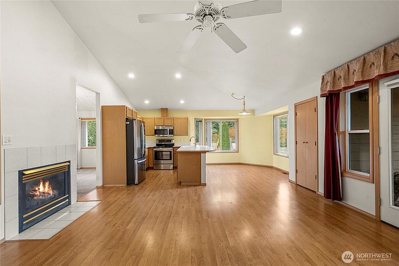 3rd image of 21103 16th Street E