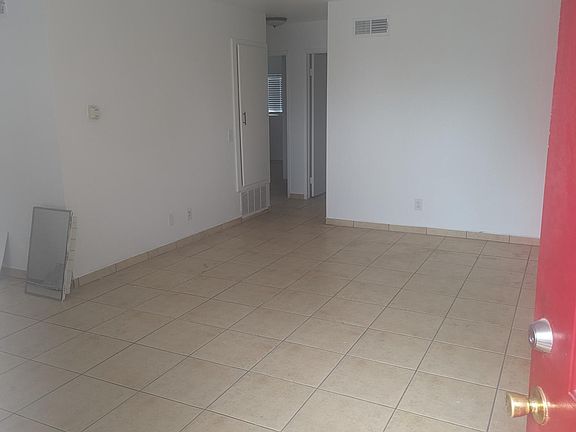4th image of 2138-2140 E Avenue Q6