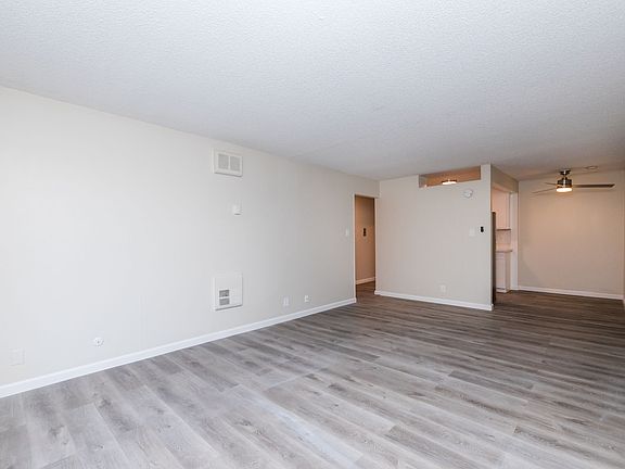 3rd image of 345 Macarthur Blvd #104
