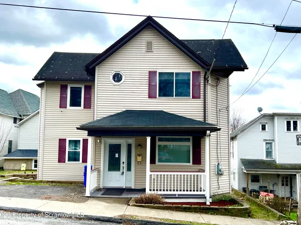 36 Copeland Ave, Carbondale, PA 18407