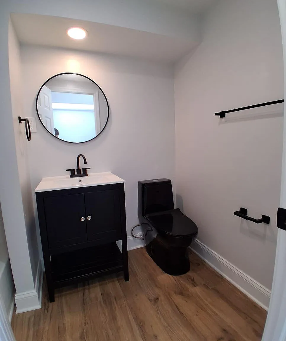 Studio, 700 sqft, $1,000 — Photo 1