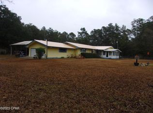 3260 Pioneer Rd, Vernon, FL 32462