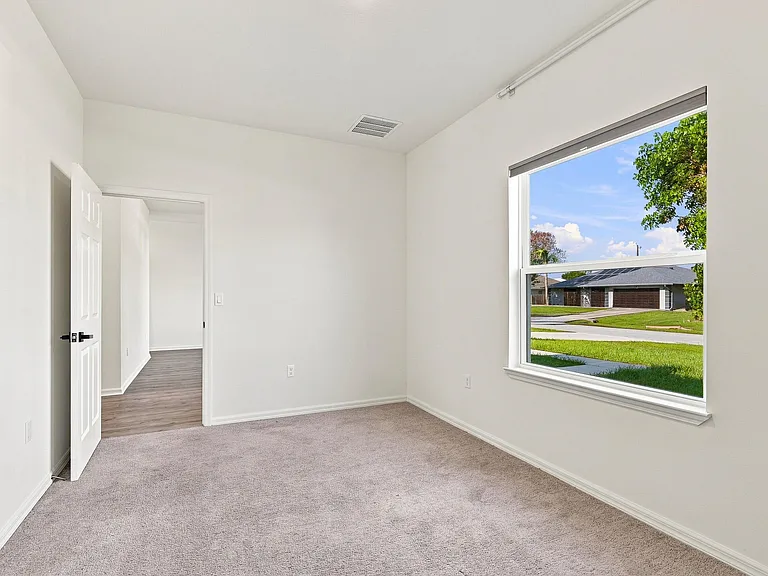 1261 SW Curry St — Photo 17