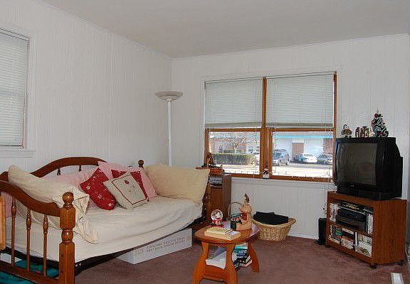 Family room can be used as 4th bedroom