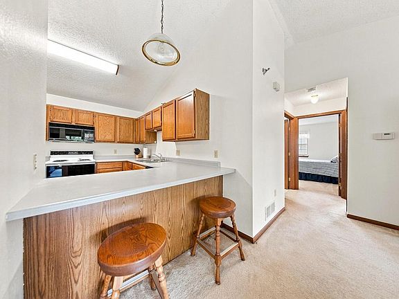 4th image of 702 Shepherds DRIVE #8