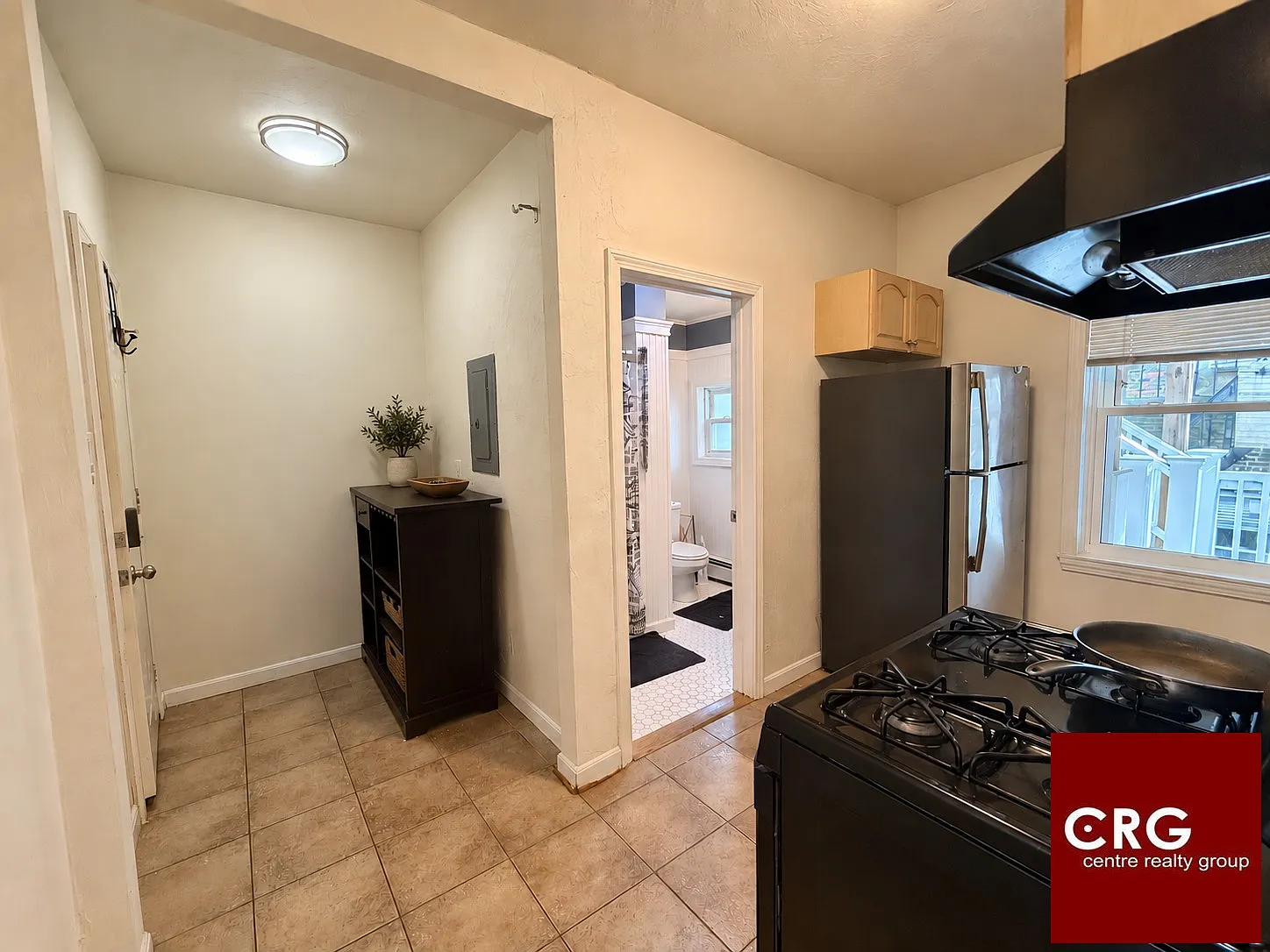 2 bed, 1.0 bath, $2,850 — Photo 3