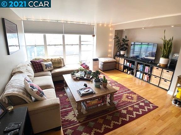 2nd image of 2040 Franklin St APT 708