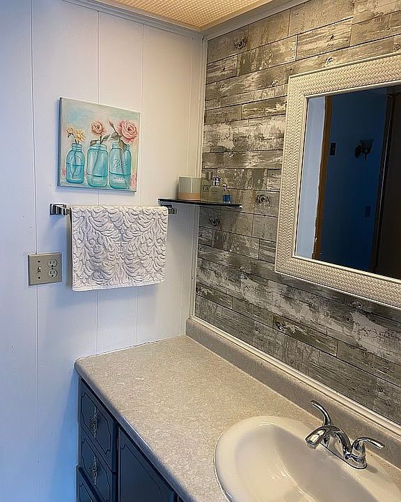 1st image of 2760 Charles Pl
